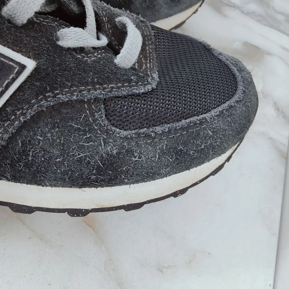 New Balance 574 Navy Suede Unisex Running Shoes Sneakers, Sz 9(M) 10.5(W)